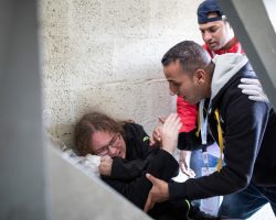 Geübte Verletztendasteller